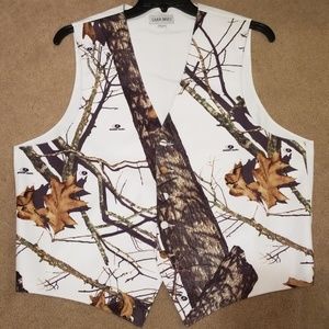 NEW! Mossy Oak Vest